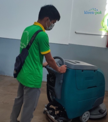 6 cách vệ sinh sân gạch, sân bê tông tiết kiệm và hiệu quả nhất